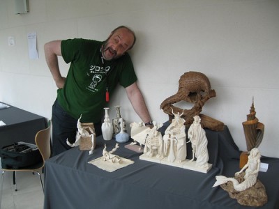 Eric Joisel со своими работами Eric Joisel со своими работами