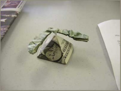 орел на пирамиде