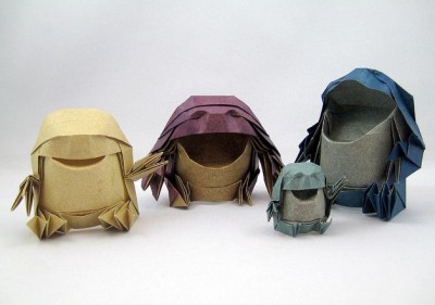 Warai – смеющуюся фигурка из бумаги от  Joseph Wu