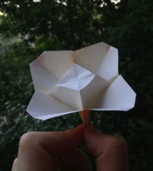 Оригами из бумаги цветок