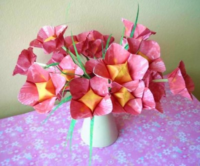 Простой оригами цветок за схемой