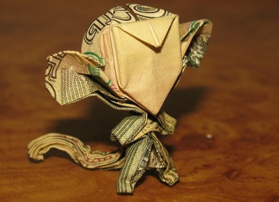 Обезьяна оригами из денежной купюры Обезьяна оригами из денежной купюры