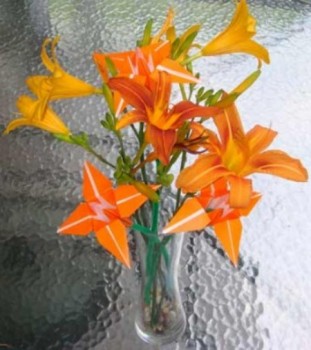 Ирис оригами от мастера Tadashi Mori Ирис оригами от мастера Tadashi Mori