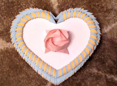 Сердце - коробочка оригами из треугольных модулей Сердце - коробочка оригами из треугольных модулей